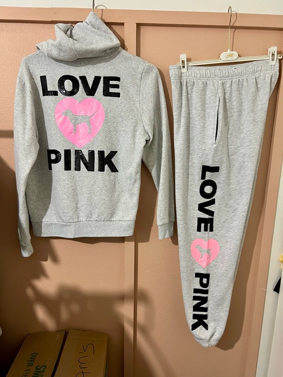 PINK Victoria's Secret Light Gray Zip-Up Sweatshirt with Pink Logo & Joggers Set - Picture 3 of 14